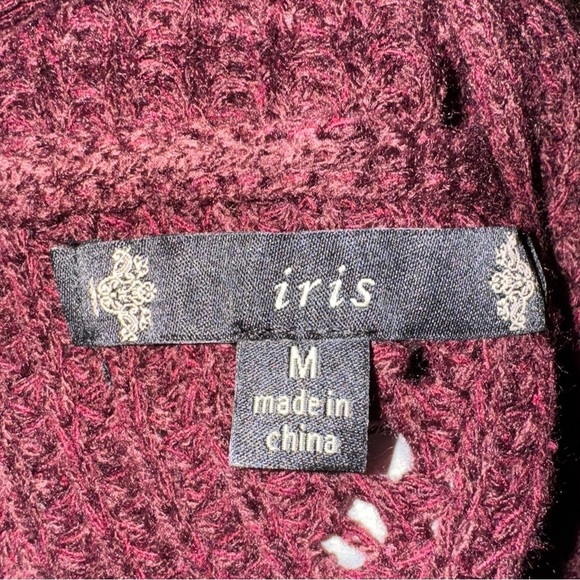 Iris basic oversized sweater with criss cross back. Deep purple Size M. - Picture 5 of 7